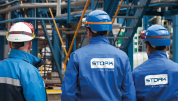 Stork employees blue 1536x1040